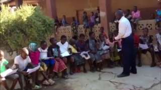 Mališani iz Tanzanije slave Boga na hrvatskom jeziku