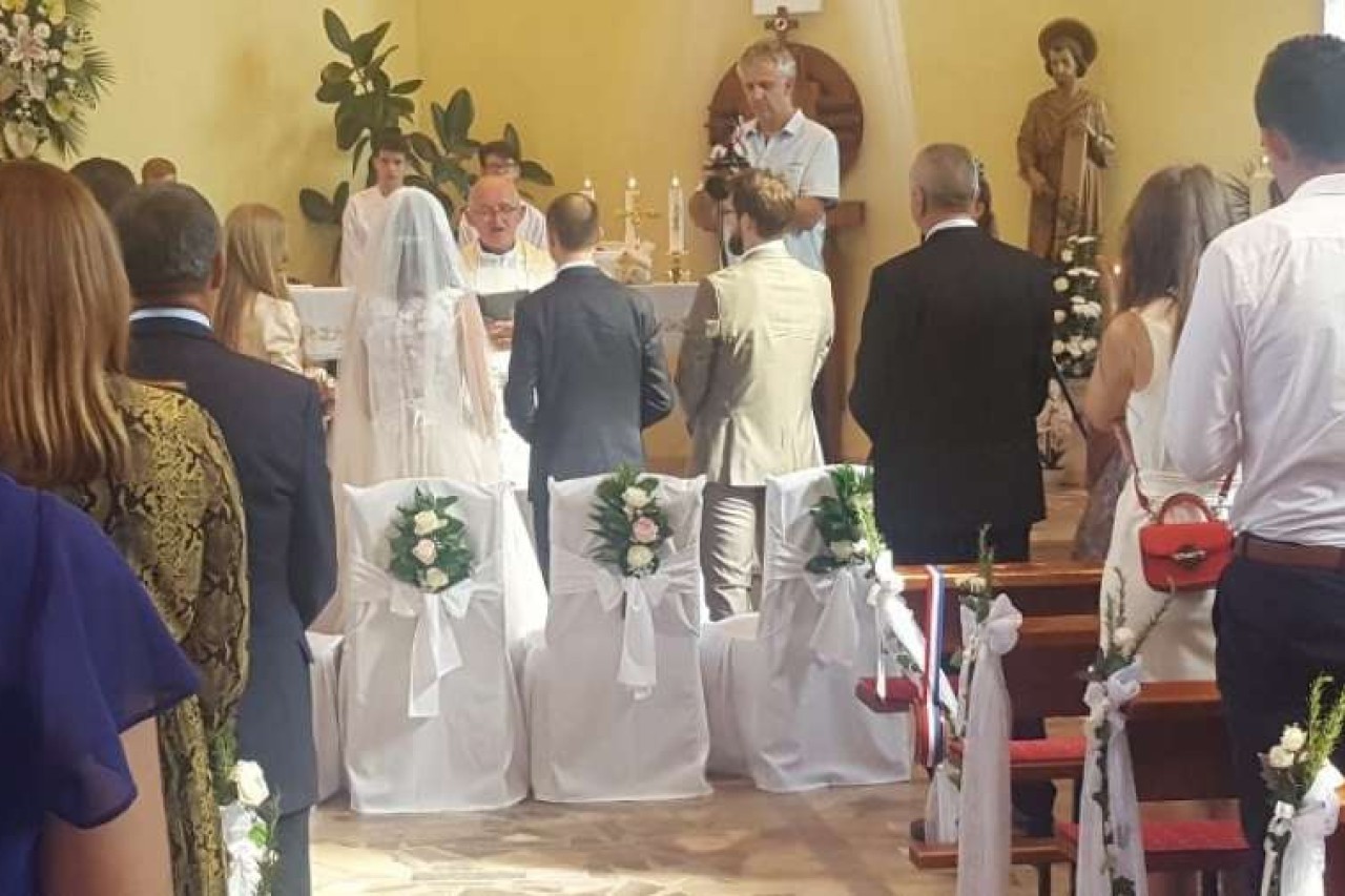 Sretno i blagoslovljeno Vaše vjenčanje!