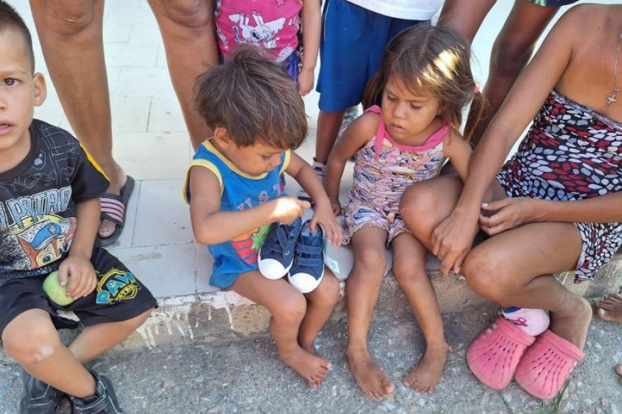 Lica odraslih i djece u ožiljcima