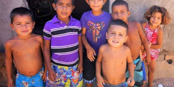 Los ninos y jovenes de Zdenac Aljibe de Venezuela