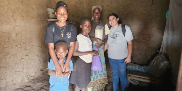 Book: Zdenac donosi ljubav i milosrđe najpotrebitijima u Keniji