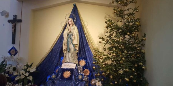 Zdenac Tvoga i Božjeg milosrđa zove na izvor Majci