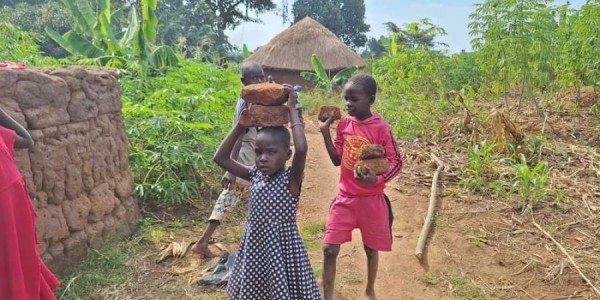 Book: KRIK za pomoć: Djeca u Ugandi nemaju što jesti, gladni su!