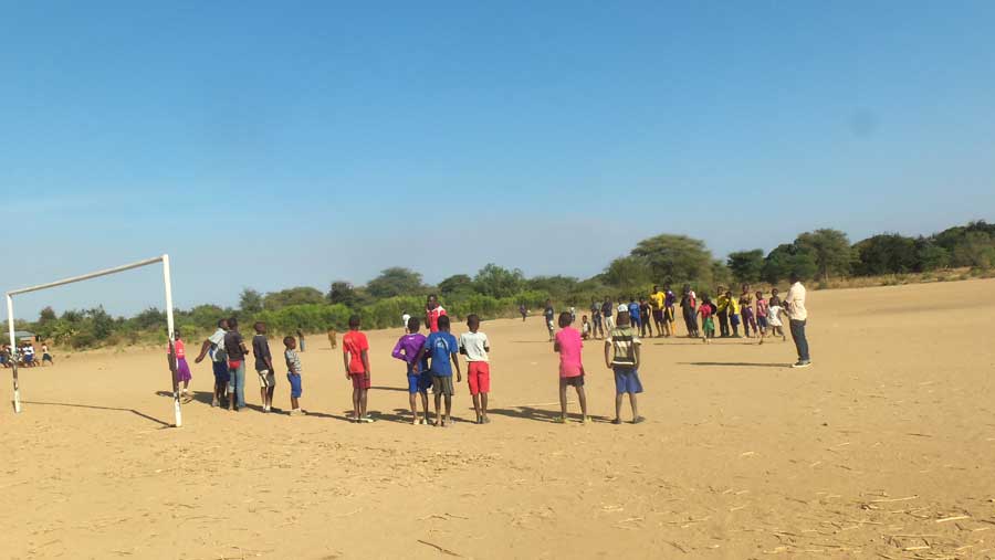 Nogomet, odbojka, košarka Nogomet, odbojka, košarka